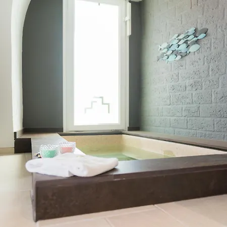 Monsignore Luxury בית הארחה מונופולי