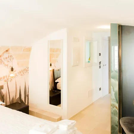 בית הארחה Monsignore Luxury מונופולי