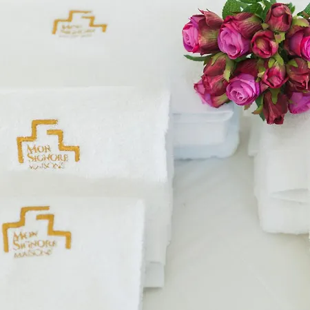 Monsignore Luxury בית הארחה